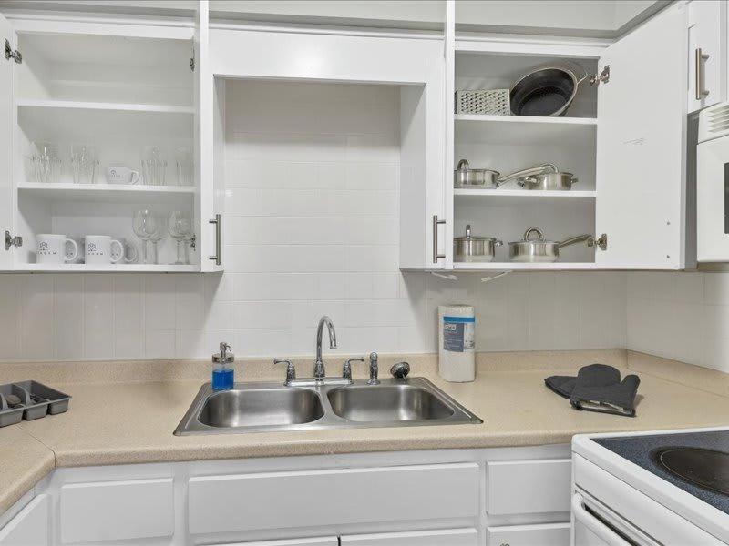 Designed And Cozy 1Br With Parking Near Stores Apartment แทมปา ภายนอก รูปภาพ